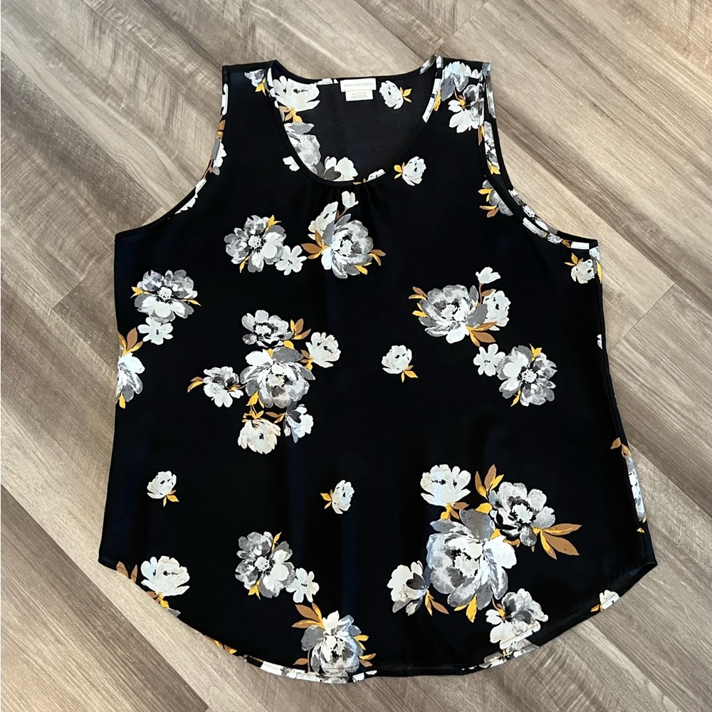 Van Heusen Sleeveless Shirt Size XL